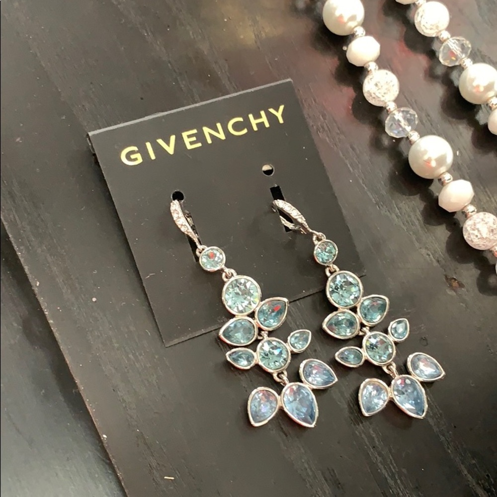 NEW🎊Givenchy Silver Crystal Chandelier Earrings - Picture 4 of 6